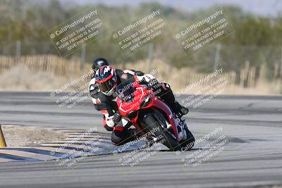 media/Dec-01-2025-Moto Forza (Mon) [[2daa91e15f]]/1-Advanced Group/Session 3 (Turn 3)/
